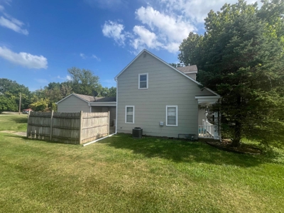 Cape Cod Home of your Dreams in Chillicothe, MO! - image 2