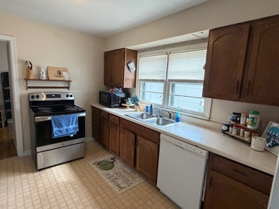 Cape Cod Home of your Dreams in Chillicothe, MO! - image 7