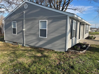 Like-New, All-Level Living Just Off the Belt Highway - image 4
