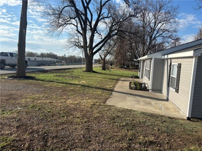 Like-New, All-Level Living Just Off the Belt Highway - image 10