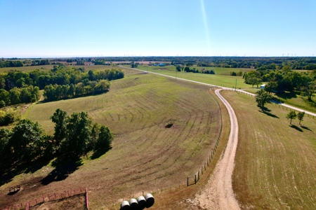 20± Acres with Utilities in DeKalb County, MO - image 3