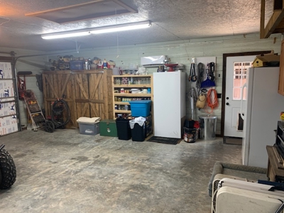 Home With Apartment Loft And Several Outbuildings - image 38