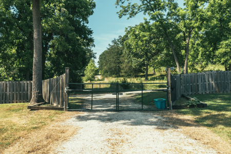 Home With Apartment Loft And Several Outbuildings - image 14