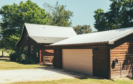 Home With Apartment Loft And Several Outbuildings - image 4