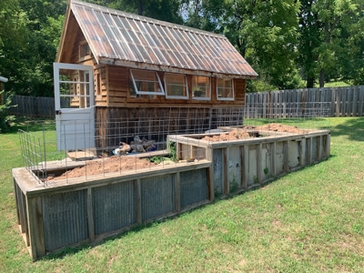 Home With Apartment Loft And Several Outbuildings - image 6