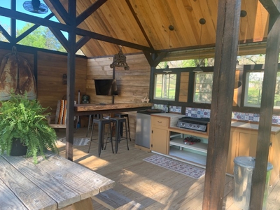 Home With Apartment Loft And Several Outbuildings - image 13