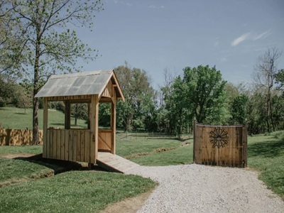 Home With Apartment Loft And Several Outbuildings - image 29