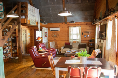 Home With Apartment Loft And Several Outbuildings - image 19