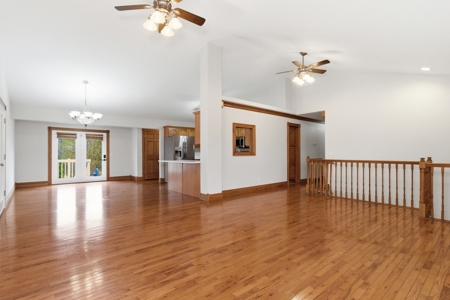 Secluded Family Home and 12 Acres in Oregon County, Thayer, MO - image 5