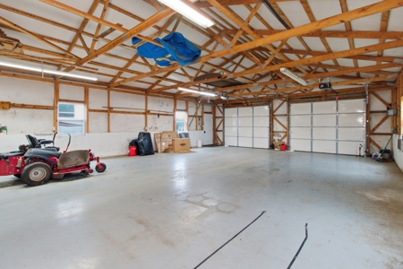 Secluded Family Home and 12 Acres in Oregon County, Thayer, MO - image 37