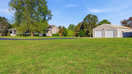 Secluded Family Home and 12 Acres in Oregon County, Thayer, MO - image 3