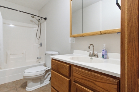 Secluded Family Home and 12 Acres in Oregon County, Thayer, MO - image 31