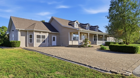 Secluded Family Home and 12 Acres in Oregon County, Thayer, MO - image 2