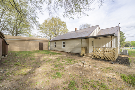 Updated Home for Sale in One-Acre Lot in Jackson, TN - image 22