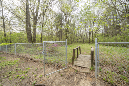 Updated Home for Sale in One-Acre Lot in Jackson, TN - image 28