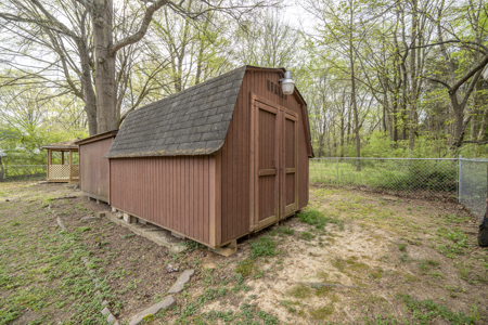 Updated Home for Sale in One-Acre Lot in Jackson, TN - image 27