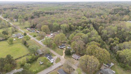 Updated Home for Sale in One-Acre Lot in Jackson, TN - image 32