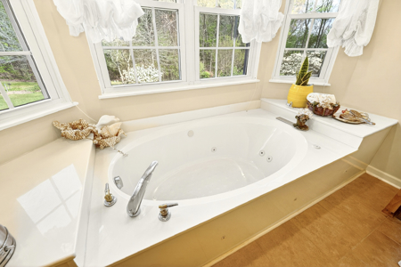 Custom Home for Sale with Lake Views in Lexington, TN - image 28