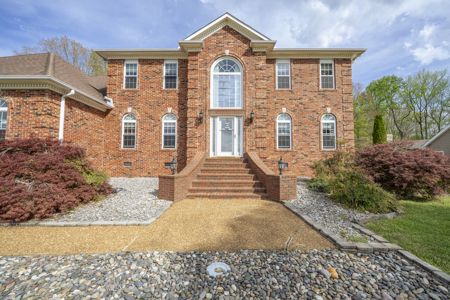 Custom Home for Sale with Lake Views in Lexington, TN - image 4