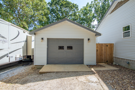 Remodeled Home for Sale on Large Lot in Medon, TN - image 31