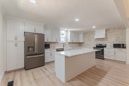 Remodeled Home for Sale on Large Lot in Medon, TN - image 8