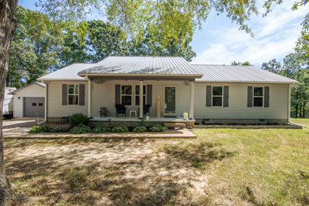 Remodeled Home for Sale on Large Lot in Medon, TN - image 1