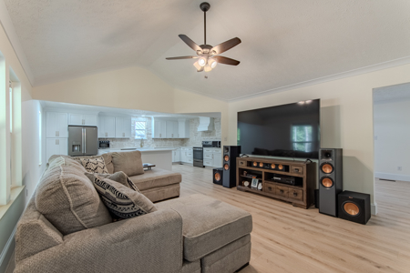 Remodeled Home for Sale on Large Lot in Medon, TN - image 6