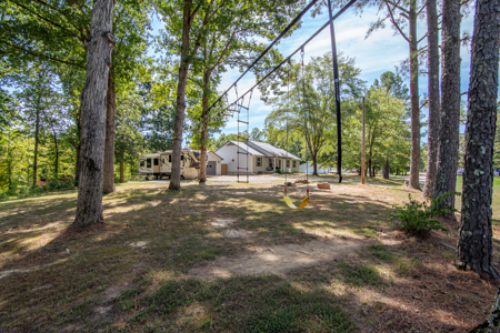 Remodeled Home for Sale on Large Lot in Medon, TN - image 32