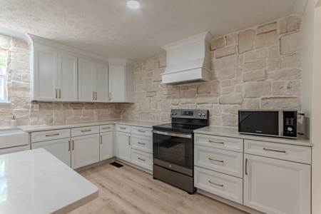 Remodeled Home for Sale on Large Lot in Medon, TN - image 11