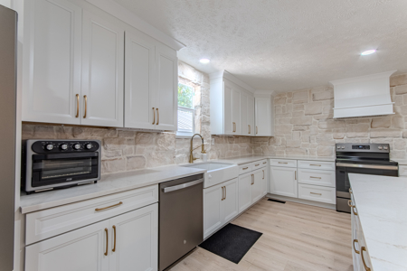 Remodeled Home for Sale on Large Lot in Medon, TN - image 9