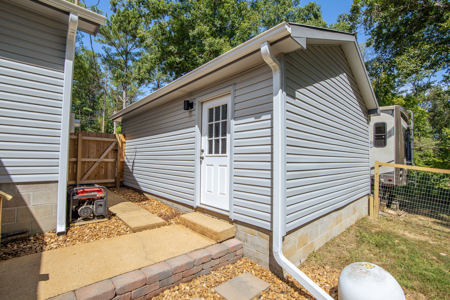 Remodeled Home for Sale on Large Lot in Medon, TN - image 29