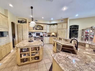 Luxury Home and 51 Acres for sale Hartshorne OK. - image 6