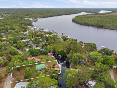 Canal Front Home With Boat House in Suwannee, FL - image 7