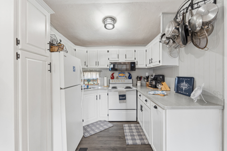 Canal Front Home With Boat House in Suwannee, FL - image 31