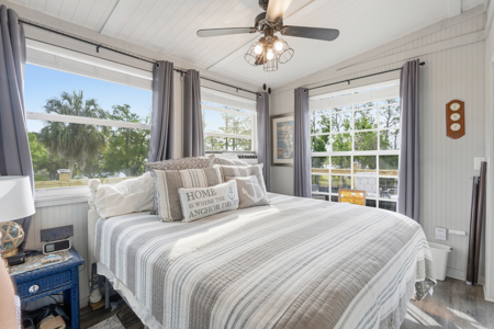 Canal Front Home With Boat House in Suwannee, FL - image 18