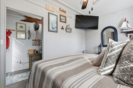 Canal Front Home With Boat House in Suwannee, FL - image 16