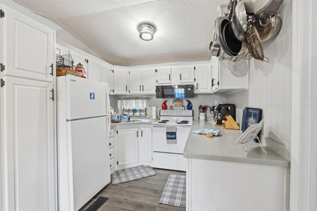 Canal Front Home With Boat House in Suwannee, FL - image 30