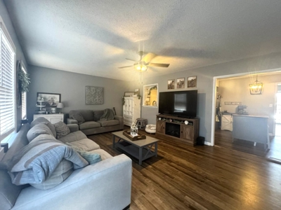 Charming, Updated Ranch in a Desirable Neighborhood! - image 6