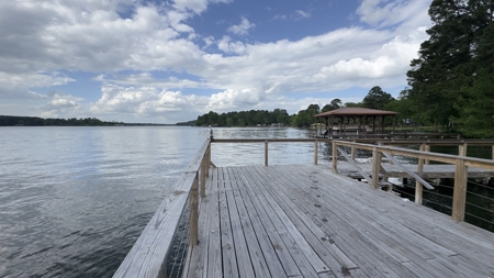 Completely Remodeled Lakefront Home in Lone Star Texas - image 27