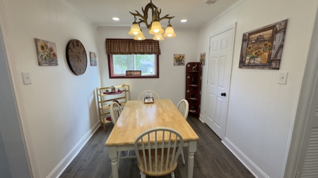 Completely Remodeled Lakefront Home in Lone Star Texas - image 38