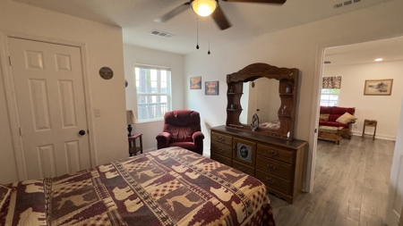 Completely Remodeled Lakefront Home in Lone Star Texas - image 6