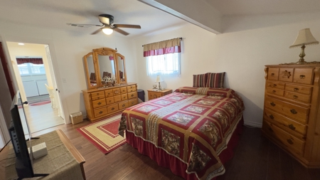 Completely Remodeled Lakefront Home in Lone Star Texas - image 2