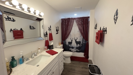 Completely Remodeled Lakefront Home in Lone Star Texas - image 10