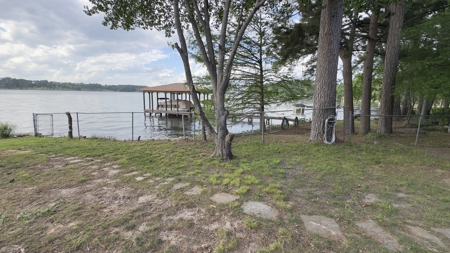 Completely Remodeled Lakefront Home in Lone Star Texas - image 21