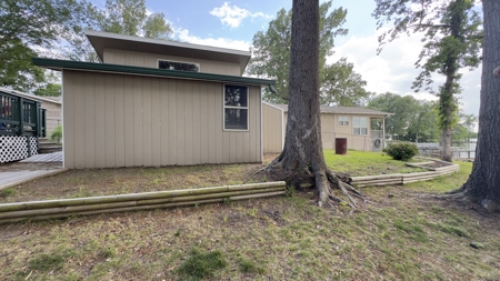 Completely Remodeled Lakefront Home in Lone Star Texas - image 19