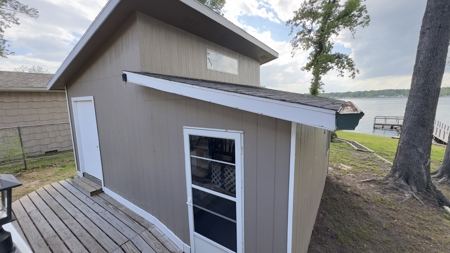 Completely Remodeled Lakefront Home in Lone Star Texas - image 17