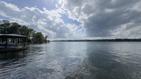 Completely Remodeled Lakefront Home in Lone Star Texas - image 30