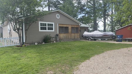 Completely Remodeled Lakefront Home in Lone Star Texas - image 32