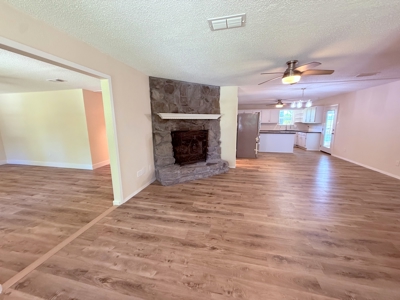 Brand New Remodeled 3BR-2BA on 2 Acres Yantis Hopkins County TX - image 4