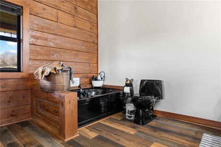 Luxury Custom Log Home on 25 Acres in Western Grove For Sale - image 24